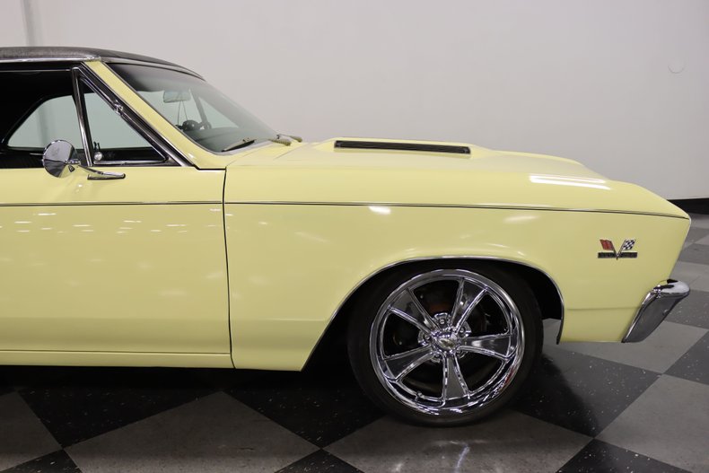 Unknown-Chevelle-1967-Butternut-Yellow-Black-40
