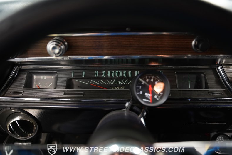 Unknown-Chevelle-1967-Butternut-Yellow-Black-42