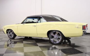 Unknown-Chevelle-1967-Butternut-Yellow-Black-43