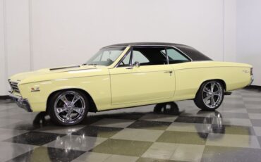 Unknown-Chevelle-1967-Butternut-Yellow-Black-5