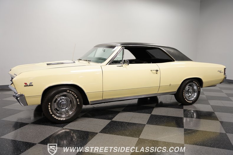 Unknown-Chevelle-1967-Butternut-Yellow-Black-6