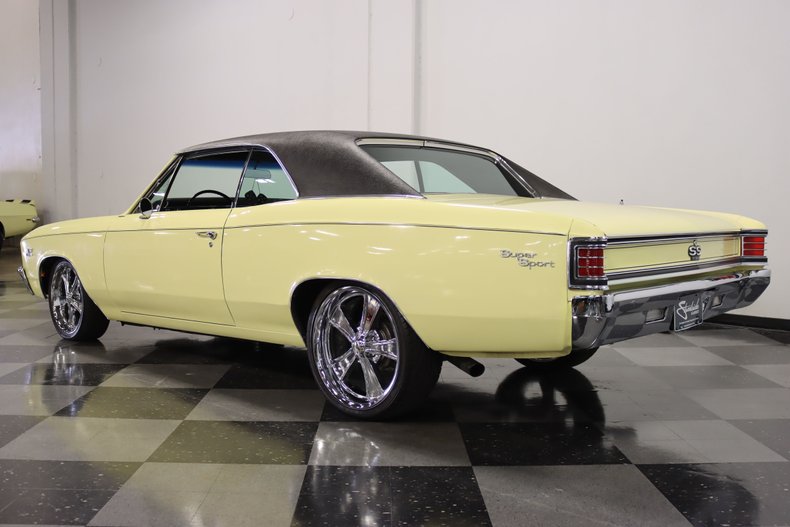 Unknown-Chevelle-1967-Butternut-Yellow-Black-7