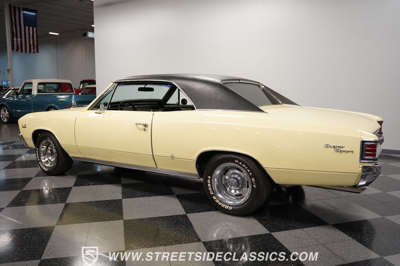 Unknown-Chevelle-1967-Butternut-Yellow-Black-8