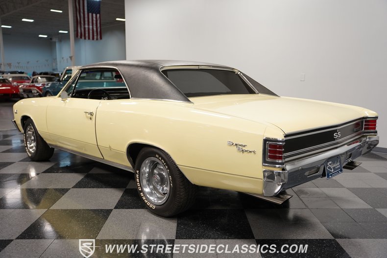 Unknown-Chevelle-1967-Butternut-Yellow-Black-9