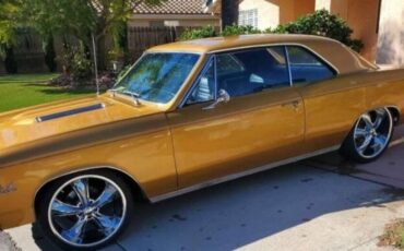Unknown-Chevelle-1967-Gold-Black-3