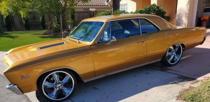 Unknown-Chevelle-1967-Gold-Black-3