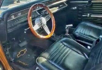 Unknown-Chevelle-1967-Gold-Black-5