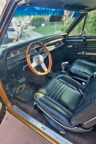 Unknown-Chevelle-1967-Gold-Black-5