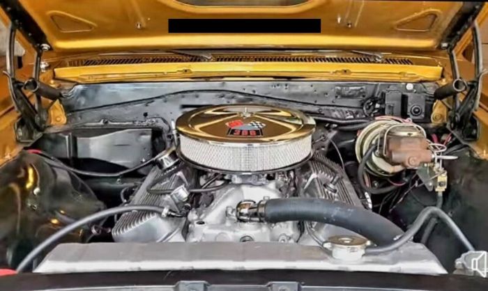 Unknown-Chevelle-1967-Gold-Black