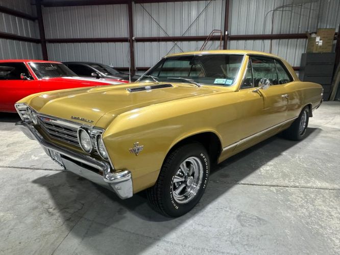 Unknown-Chevelle-1967-Granada-Gold-12