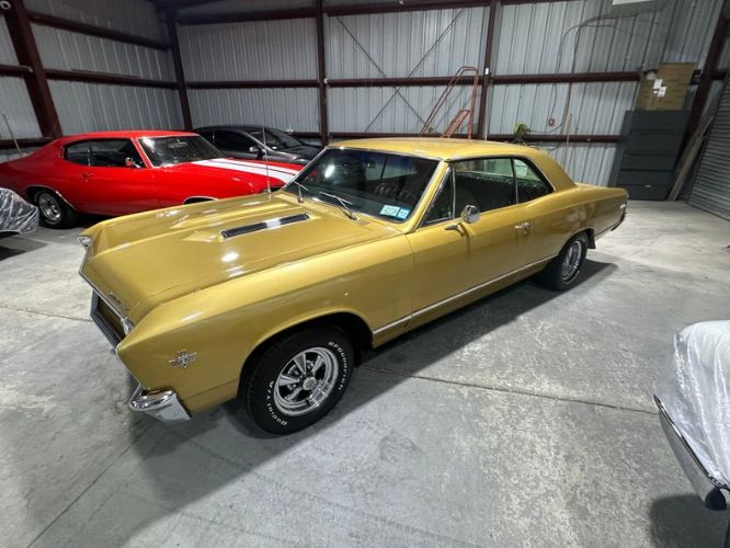 Unknown-Chevelle-1967-Granada-Gold-32