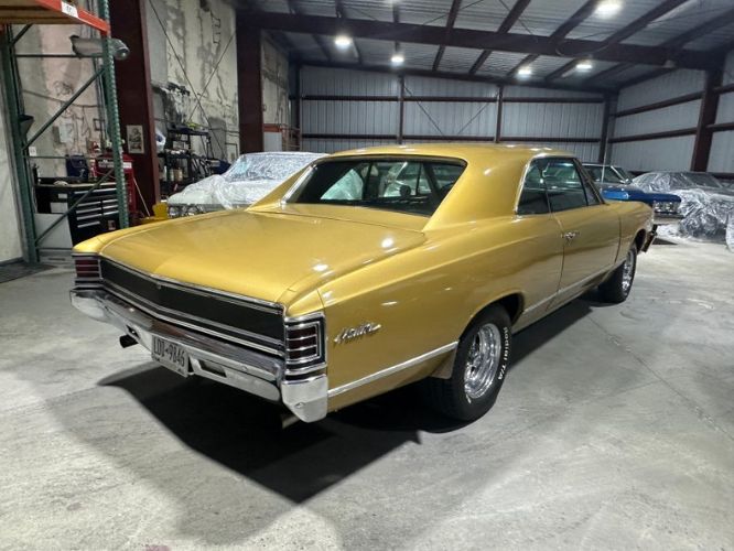 Unknown-Chevelle-1967-Granada-Gold-39