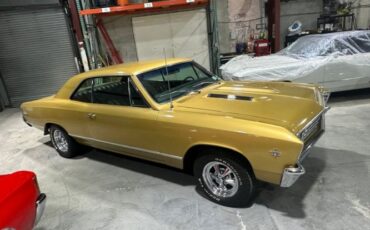 Unknown-Chevelle-1967-Granada-Gold-46