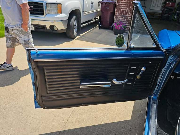 Unknown-Chevelle-1967-Marina-Blue-black-10