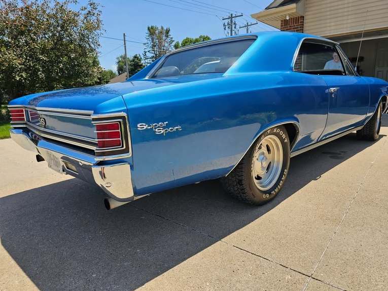 Unknown-Chevelle-1967-Marina-Blue-black-12