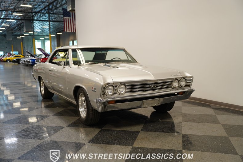 Unknown-Chevelle-1967-Silver-Black-24