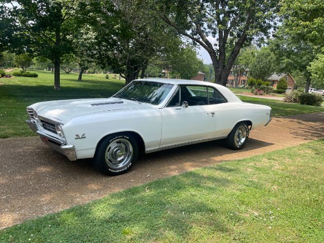 Unknown-Chevelle-1967-White