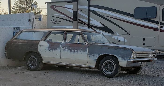 Unknown-Chevelle-1967-White