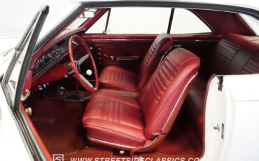 Unknown-Chevelle-1967-White-Red-1