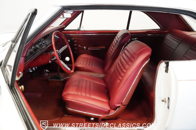 Unknown-Chevelle-1967-White-Red-1