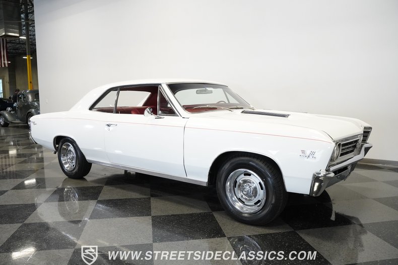 Unknown-Chevelle-1967-White-Red-10