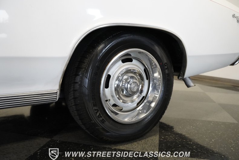 Unknown-Chevelle-1967-White-Red-19