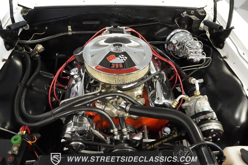 Unknown-Chevelle-1967-White-Red-2