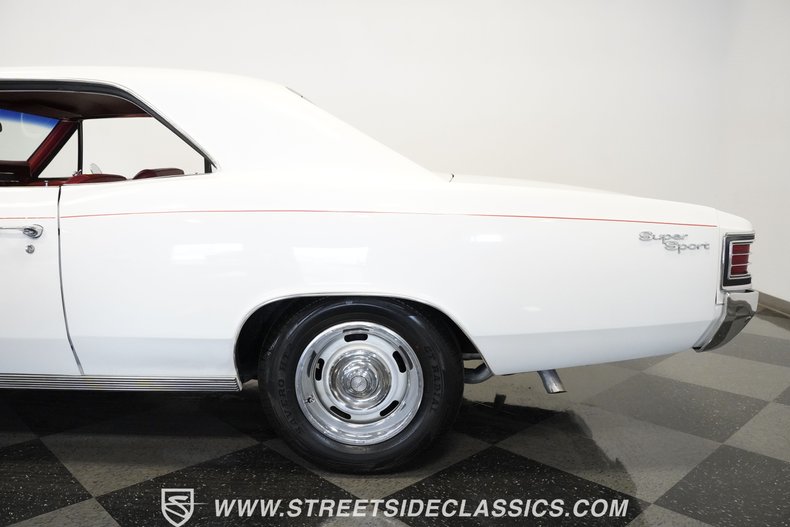 Unknown-Chevelle-1967-White-Red-20