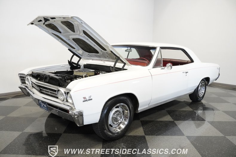 Unknown-Chevelle-1967-White-Red-24