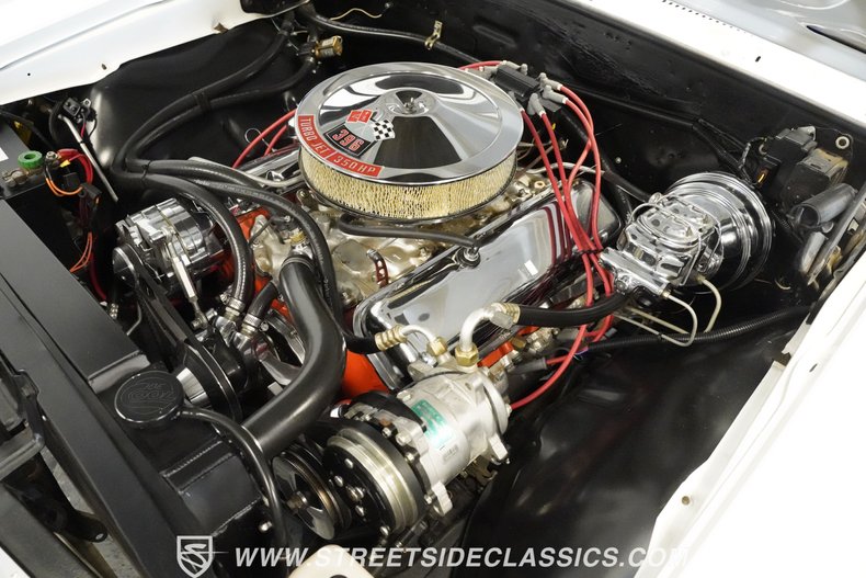 Unknown-Chevelle-1967-White-Red-25