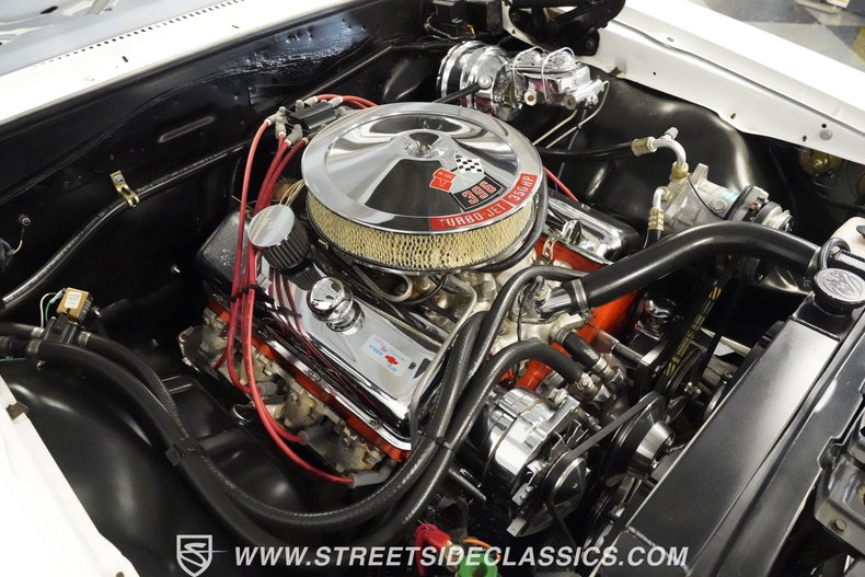 Unknown-Chevelle-1967-White-Red-26