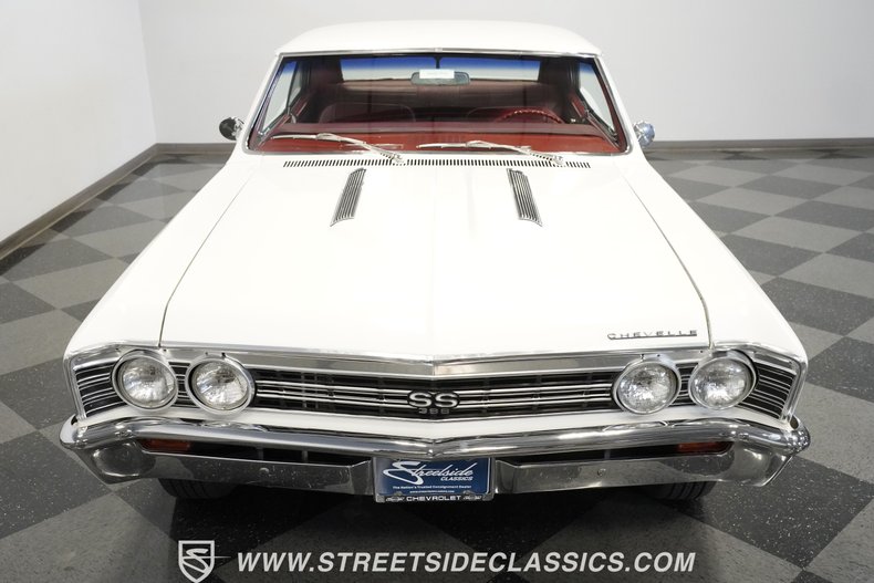 Unknown-Chevelle-1967-White-Red-3