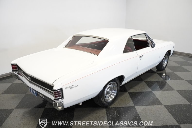 Unknown-Chevelle-1967-White-Red-32