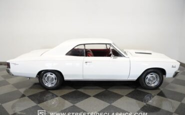 Unknown-Chevelle-1967-White-Red-33