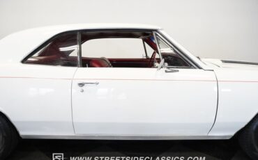 Unknown-Chevelle-1967-White-Red-37