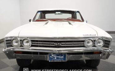 Unknown-Chevelle-1967-White-Red-4