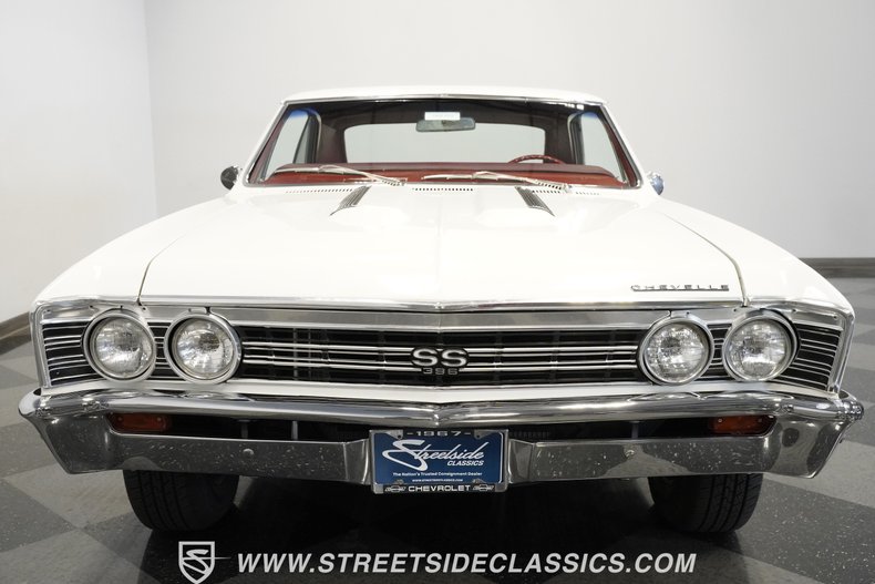 Unknown-Chevelle-1967-White-Red-4