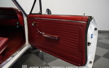 Unknown-Chevelle-1967-White-Red-41