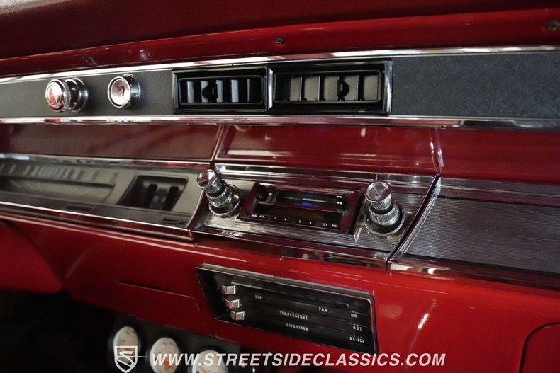 Unknown-Chevelle-1967-White-Red-46