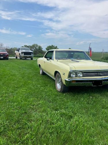Unknown-Chevelle-1967-Yellow-5