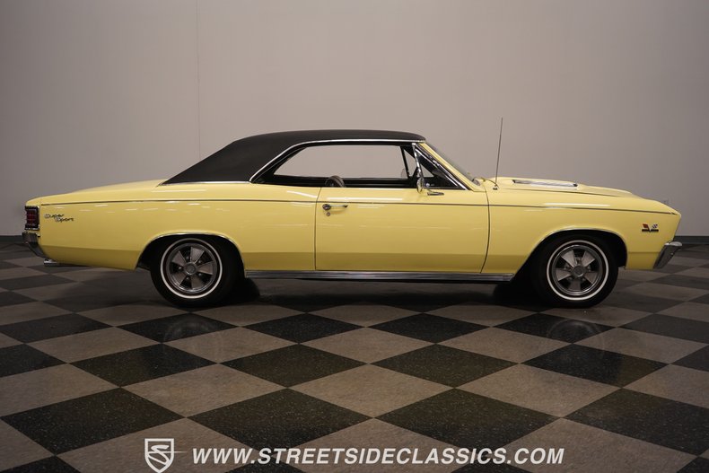 Unknown-Chevelle-1967-Yellow-Black-16