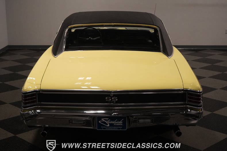 Unknown-Chevelle-1967-Yellow-Black-25