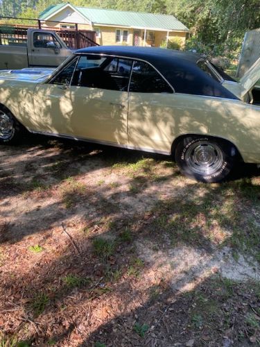 Unknown-Chevelle-1967-Yellow-Black-3