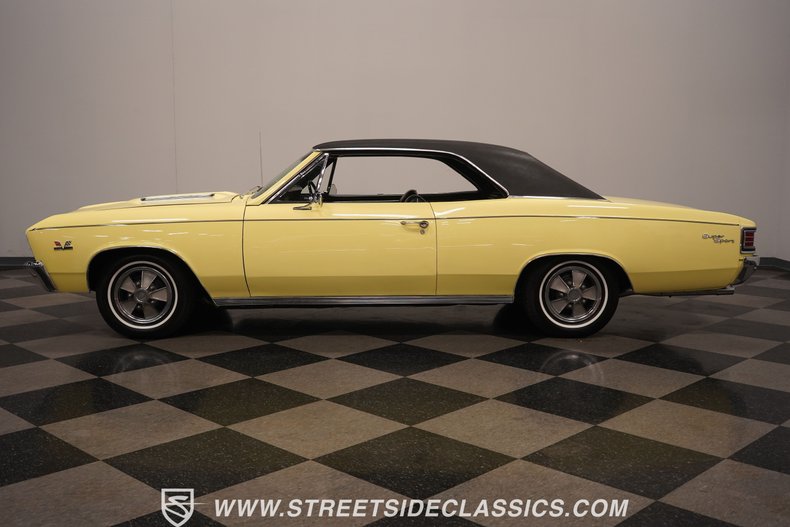 Unknown-Chevelle-1967-Yellow-Black-49