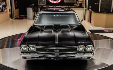 Unknown-Chevelle-1968-Black-Black-41