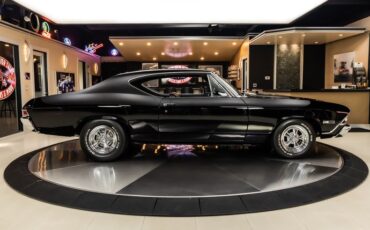 Unknown-Chevelle-1968-Black-Black-42