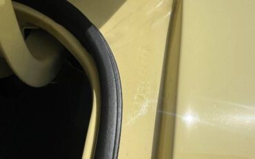 Unknown-Chevelle-1968-Butter-Yellow-Black-Parchment-Vinyl-3