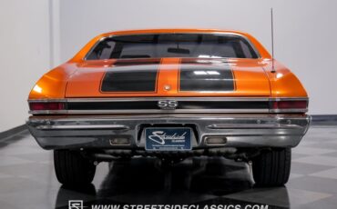 Unknown-Chevelle-1968-Inferno-Orange-Metal-Black-11