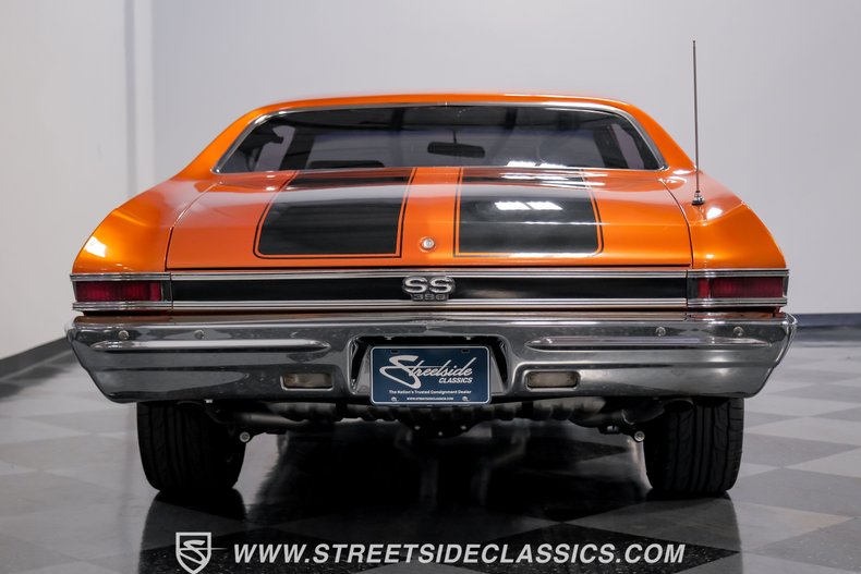 Unknown-Chevelle-1968-Inferno-Orange-Metal-Black-11