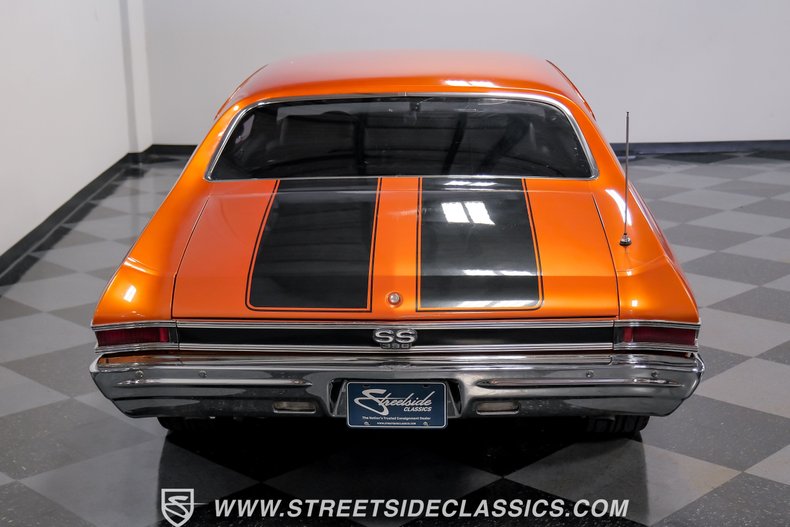 Unknown-Chevelle-1968-Inferno-Orange-Metal-Black-12